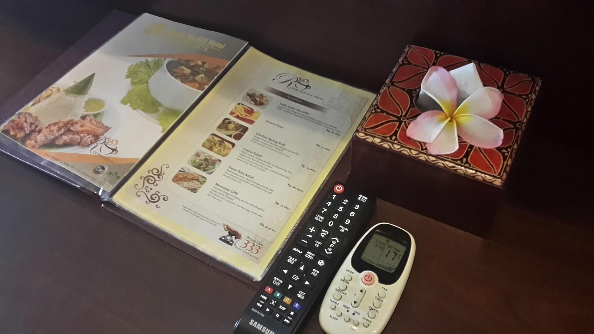 The Grand Palace Hotel Джокьякарта Экстерьер фото