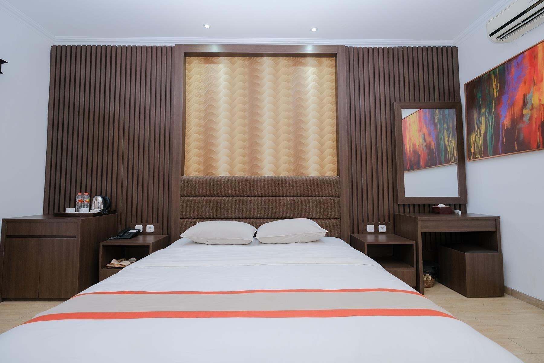 The Grand Palace Hotel Джокьякарта Экстерьер фото